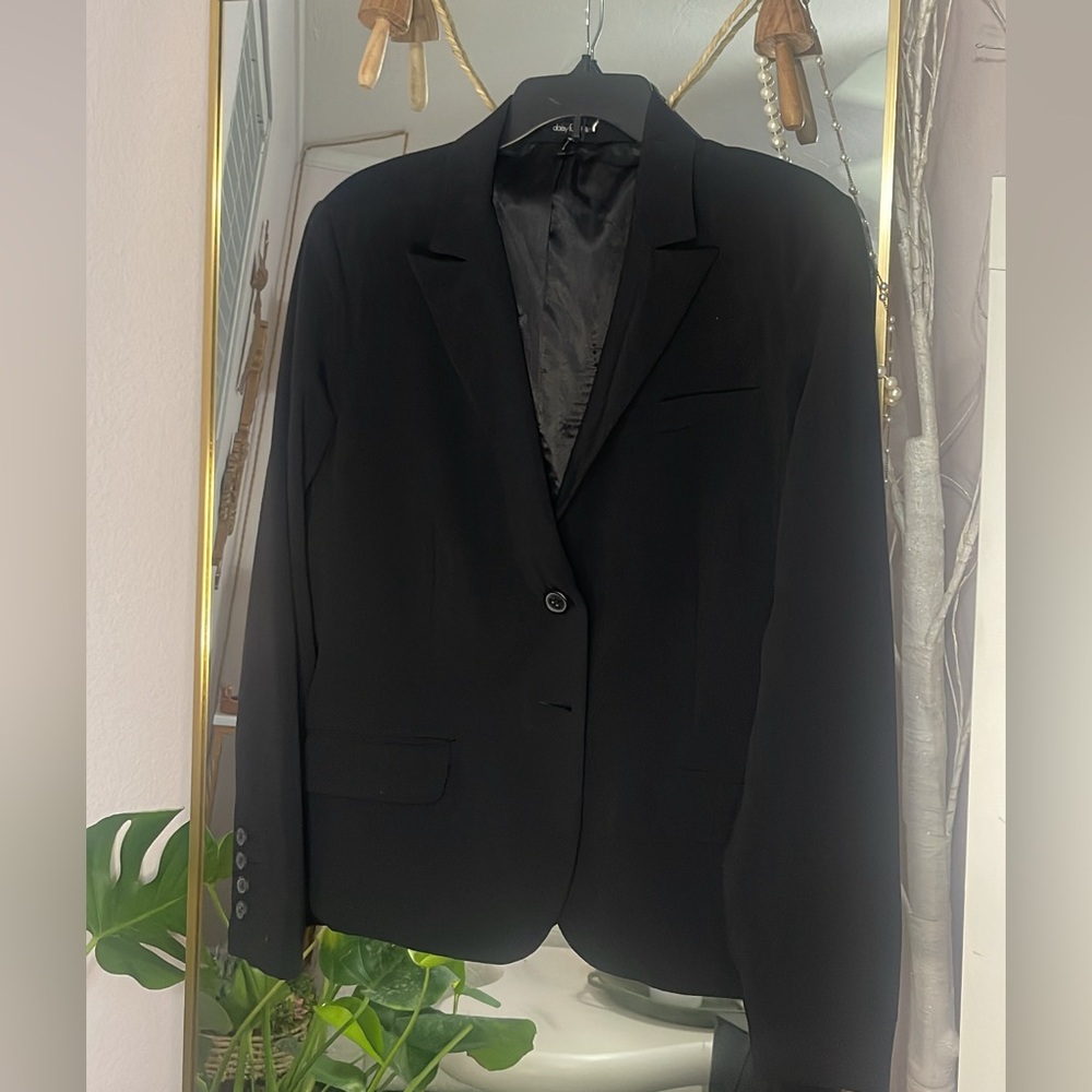 Daisy Fuentes Sleek Black Blazer